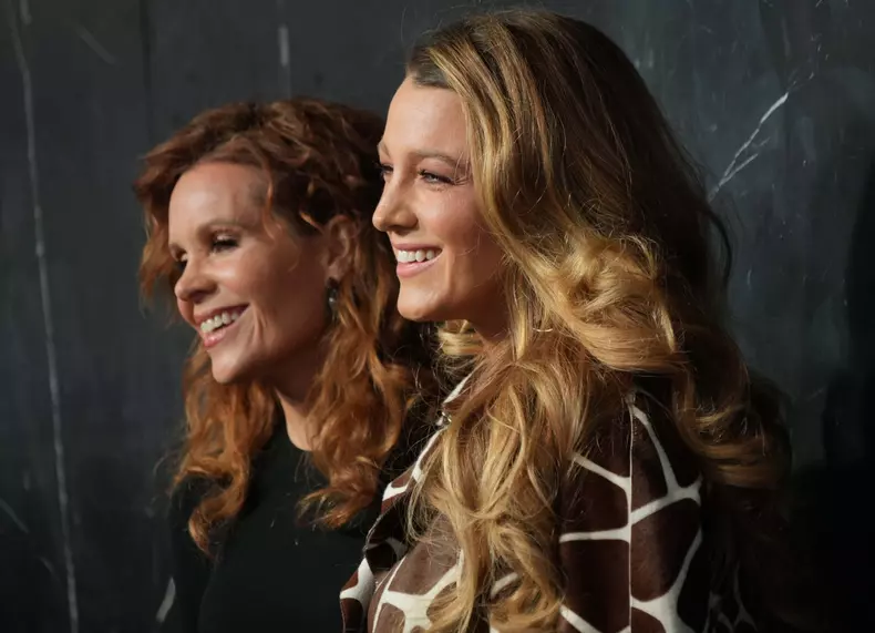 Blake Lively, în mijlocul unui scandal de proporții, care a afectat succesul filmului „It Ends With Us”. Sora ei a reacționat