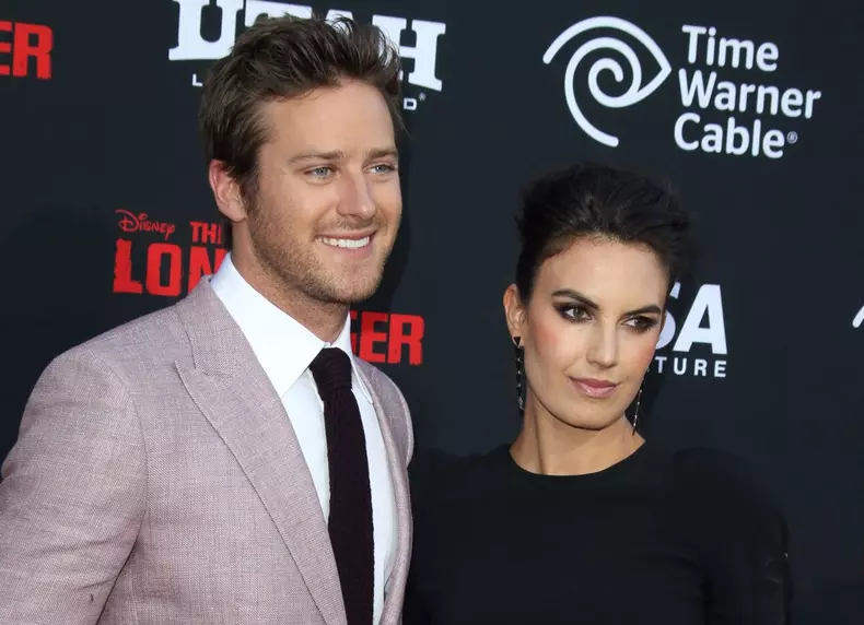 Armie Hammer a divorțat oficial de Elizabeth Chambers