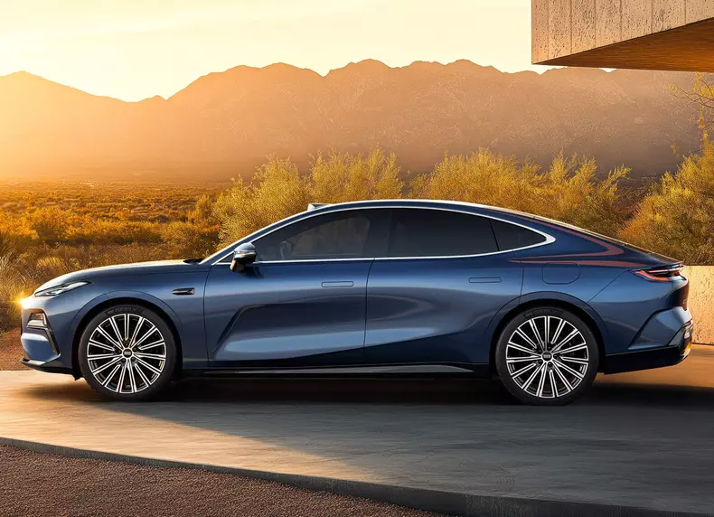 Geely-Galaxy_Starshine_8_EM-2026-Side_Profile.f76e0c1a