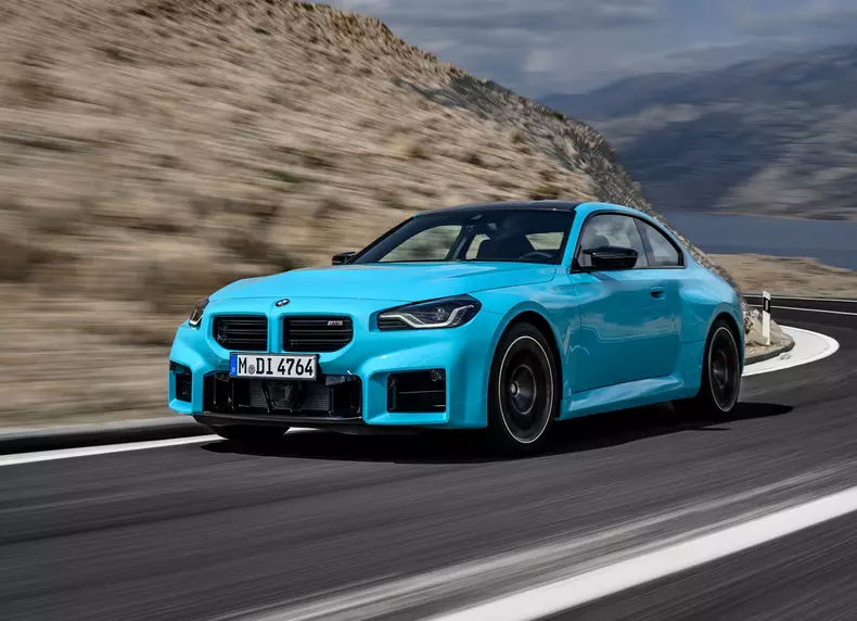 BMW-M2_with_M_xDrive-2027-HD-604951531c4c77821767767fdcfc823d3559f8adb