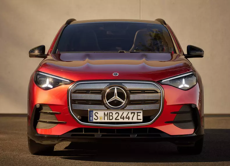 Mercedes-Benz-GLA-2027-Front.6e863d12