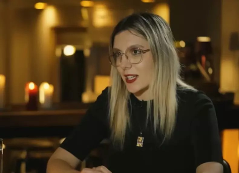 ministrul Diana Buzoianu