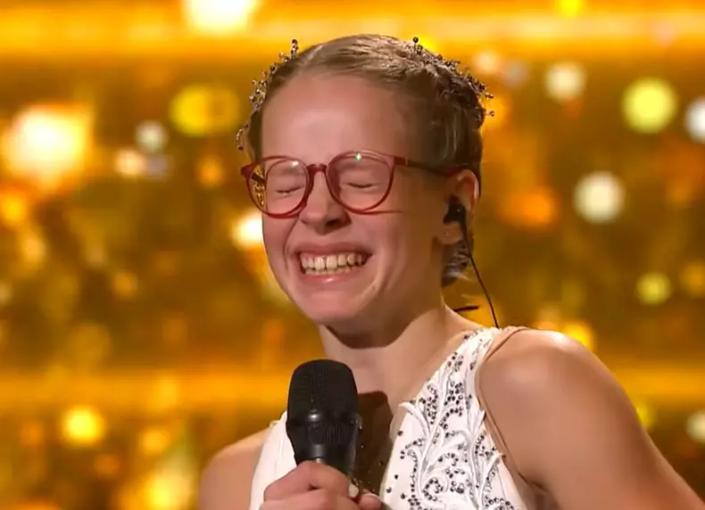 daria-ponomarenko-golden-buzz-romanii-au-talent-2026 (12)