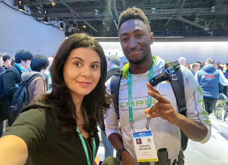 iulia-ionescu-noua-prezentatoare-ilikeit-zaparent-instagram-este-un-mediu-fericit_2