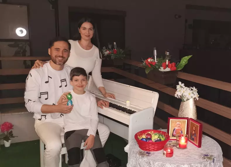 cu-ce-se-ocupa-deea-maxer-2