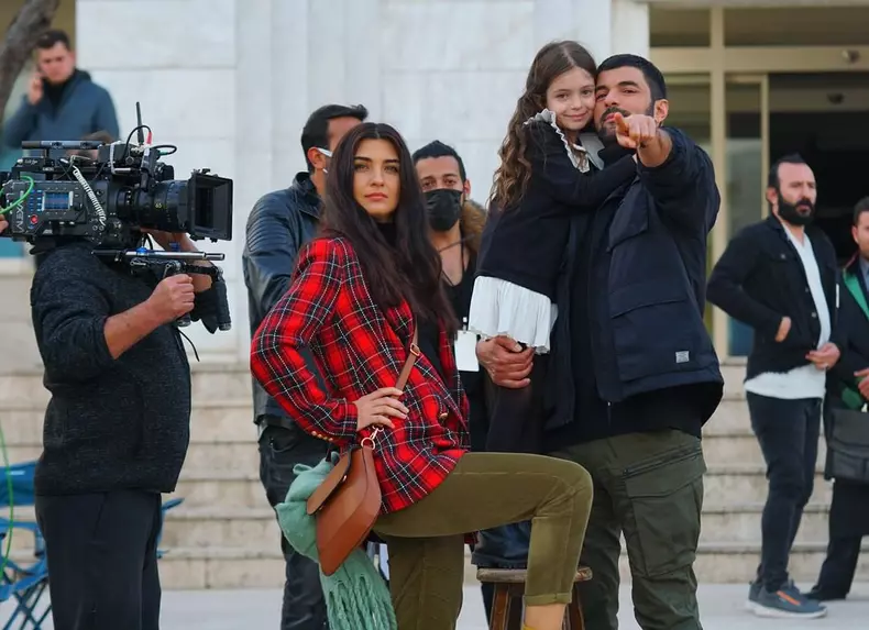 Ce-se-intampla-in-episodul-de-marti-5-aprilie-din-serialul-turcesc-„Fiica-ambasadorului-6