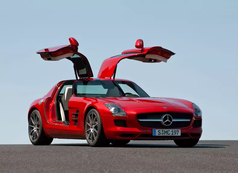 Mercedes SLS AMG â€“ Inapoi in viitor