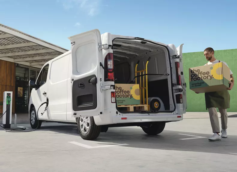 RENAULT TRAFIC VAN E-TECH (F82 HEV)