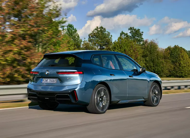 BMW-iX-2025-HD-df3f4b721ba02fe9228f99e730a751d400b6d29df