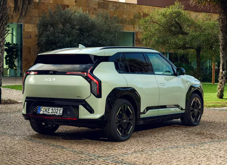 Kia-EV3-2025-HD-c7b24a4b1bb9867d3be6c1ed7b11c2c2e7a232a89