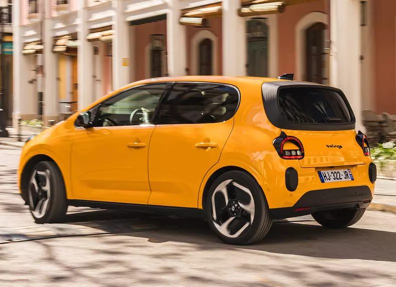 Renault-Twingo_E-Tech_EV-2027-HD-7c0e3e481c33e303a8df00ee41d353a1e70bfc97a