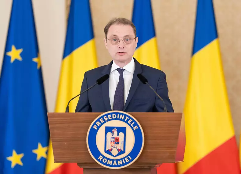 Luca Niculescu1