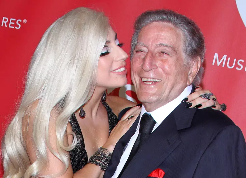 , care a cântat și cu Lady Gaga,