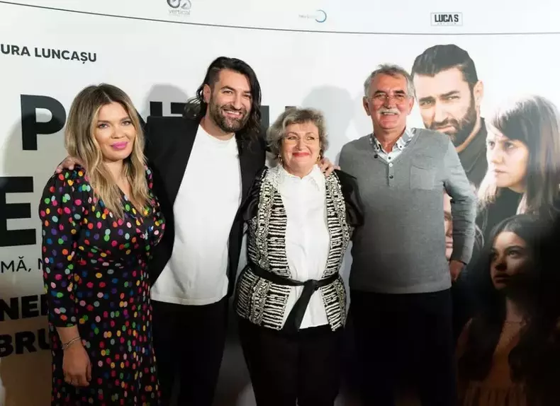 Gina Pistol alături de Smiley și de părinții lui