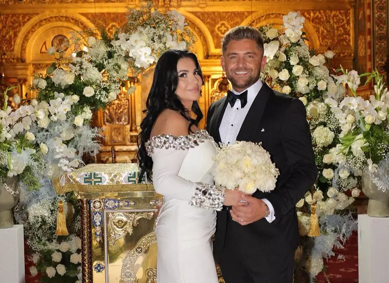 Costin Gheorghe și Maria Cușu s-au căsătorit. Elena Gheorghe, nașă de cununia la nunta fratelui ei. Primele Imagini (9)