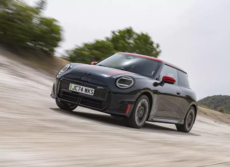 P90571649_highRes_the-mini-john-cooper