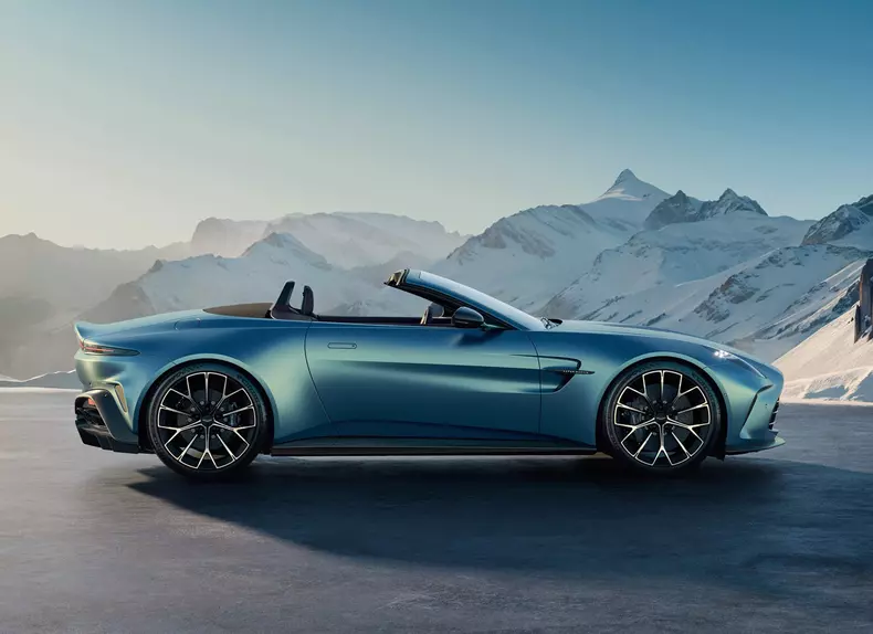 Aston_Martin-Vantage_Roadster-2026-Side_Profile.8a336eee