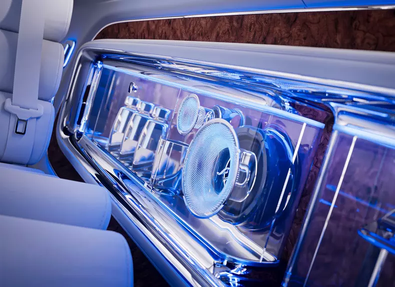 Mercedes-Benz-Vision_V_Concept-2025-HD-4309cad81bc30f767389fb1b063663043e255c1d0