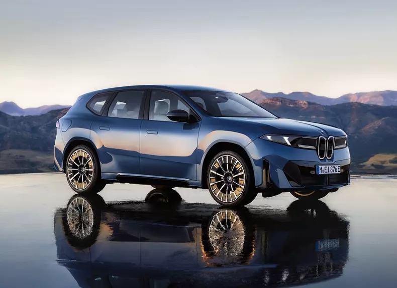 P90615638_highRes_the-new-bmw-ix3-50-x