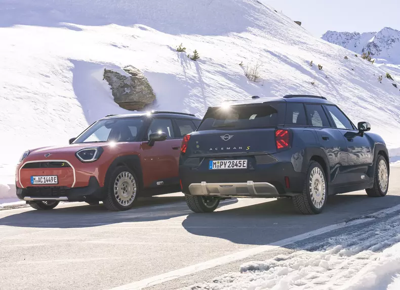 P90625637_highRes_mini-aceman-se-11-20