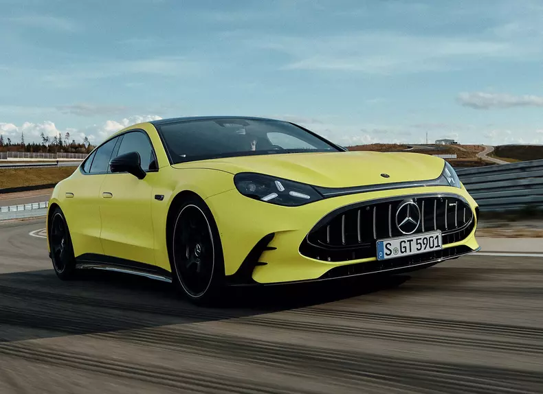Mercedes-Benz-AMG_GT_4-Door-2027-wallpaper