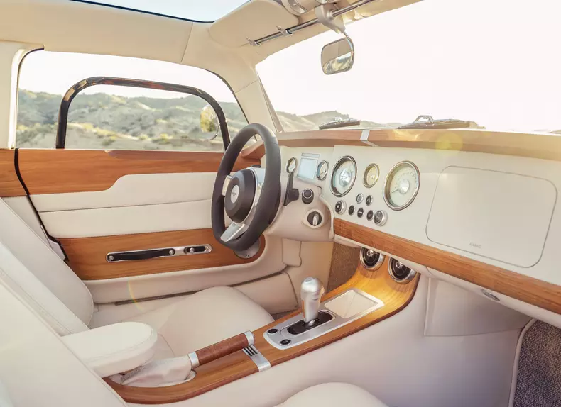 Morgan-Midsummer_Coupe-2026-Interior.a1322b25