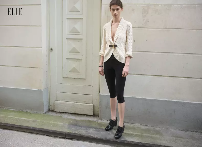 Cardigan LAUREN RALPH LAUREN, colanți NORMA KAMALI, brățară DSQUARED2 și pantofi ANNA FIELD, WWW.ZALANDO.RO.