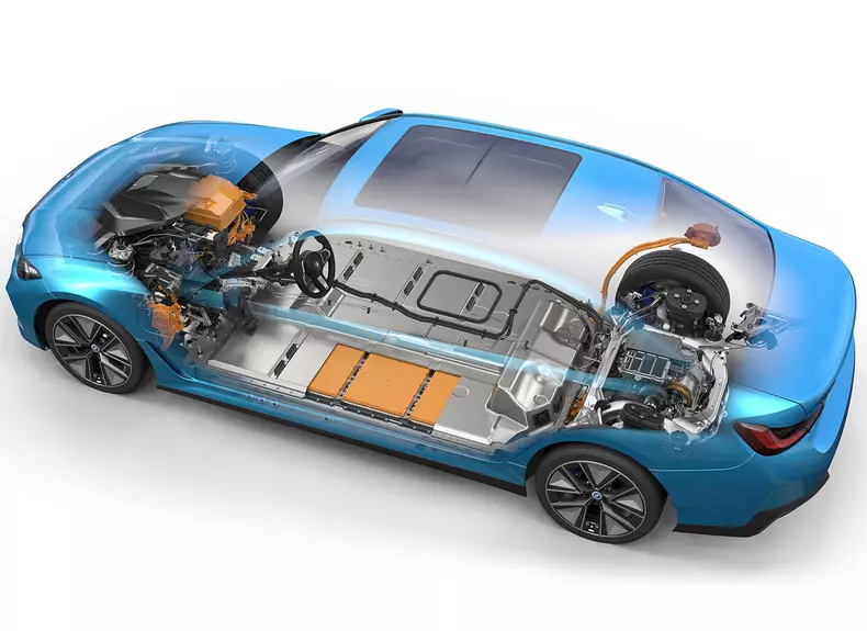 P90454625_highRes_the-fully-electric-b