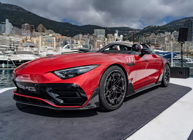 Concept Mercedes-AMG PureSpeed: Expressives Konzeptfahrzeug gibt Ausblick  auf erstes Modell der Mythos-SerieConcept Mercedes-AMG PureSpeed – expressive concept car gives a look at the first model in the Mythos series