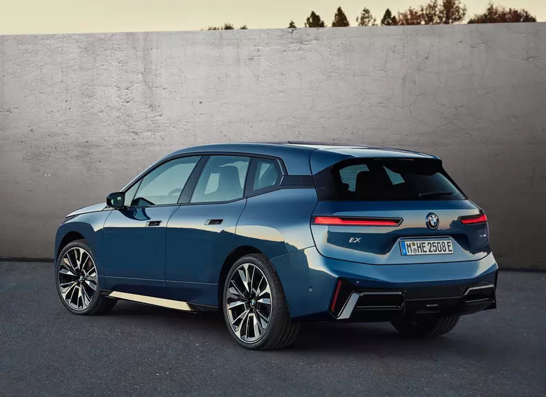 BMW-iX-2025-HD-23850f931ba002274ed4d5b1d3a591b64564779df