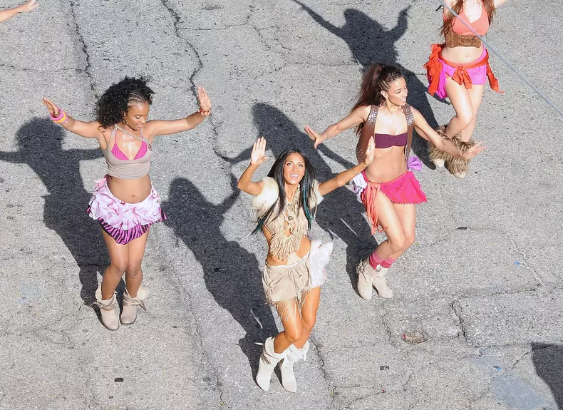 Nicole Scherzinger Heats Up The Set