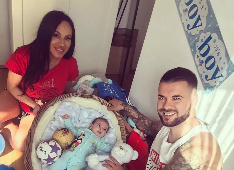 daminuta-tatic-P1gqHB