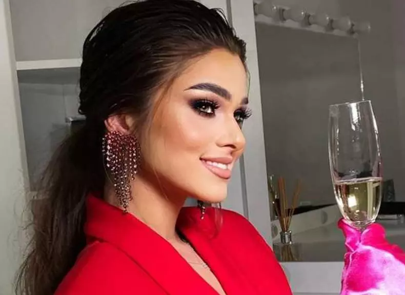 Iata-cum-s-au-cunoscut-Theo-Rose-si-Anghel-Damian-cel-mai-nou-cuplu-din-showbiz-4