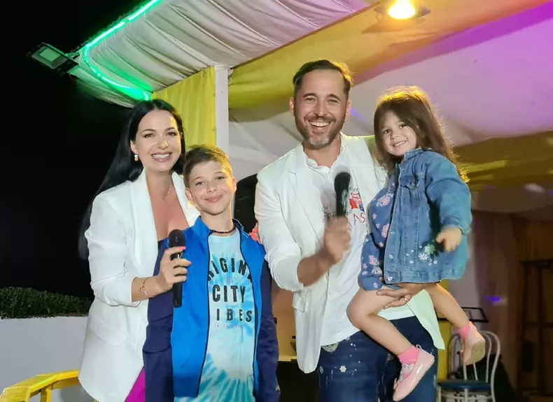 dinu si familia sa