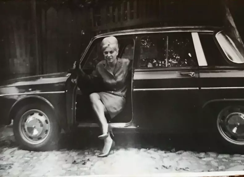 Fotografii-de-colectie-cu-mama-Andreei-Esca.-Lucia-ar-fi-vrut-sa-devina-actrita-3