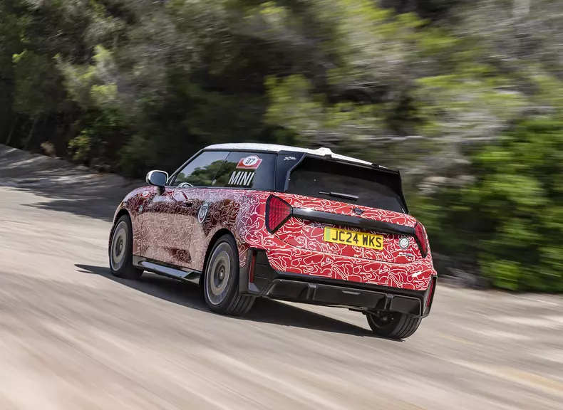 P90557177_highRes_the-new-mini-john-co