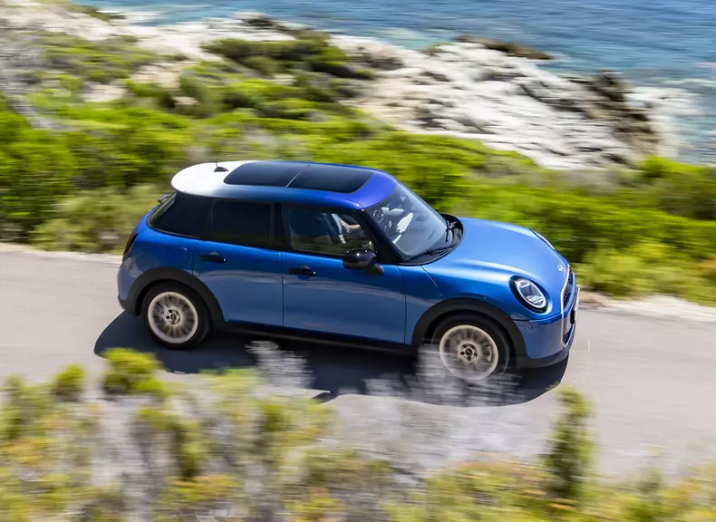 P90559956_highRes_mini-cooper-s-5-door