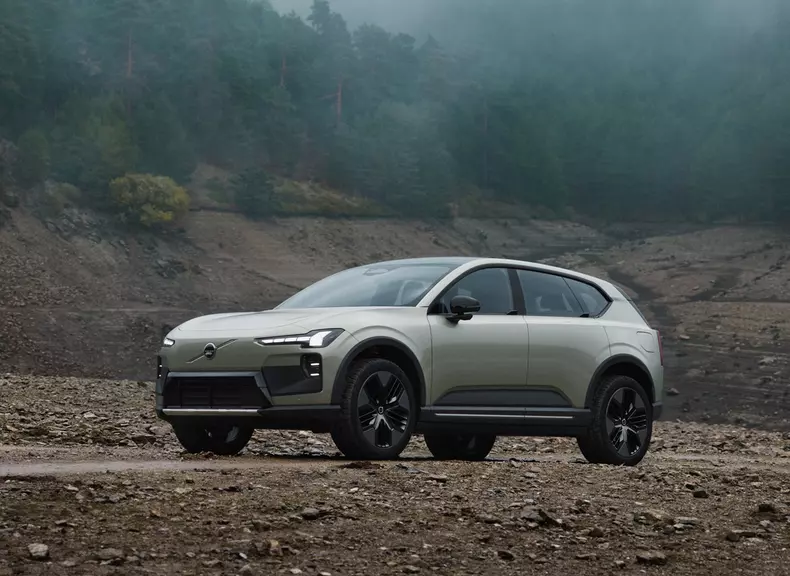 Volvo-EX60_Cross_Country-2027-wallpaper