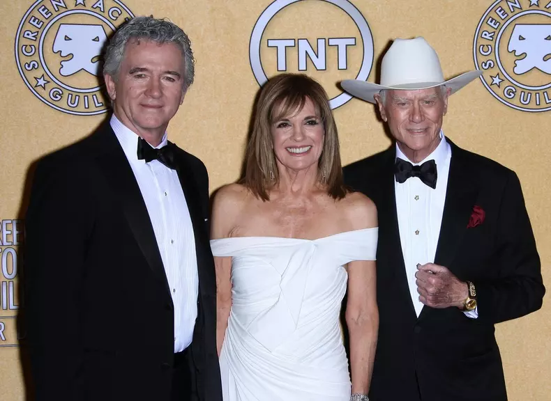 PATRICK DUFFY & LINDA GRAY & LARRY HAGMAN 18TH ANNUAL SCREEN ACTORS GUILD AWARDS. PRESSROOM DOWNTOWN LOS ANGELES CALIFORNIA U