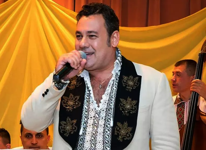 ionut dolanescu artist