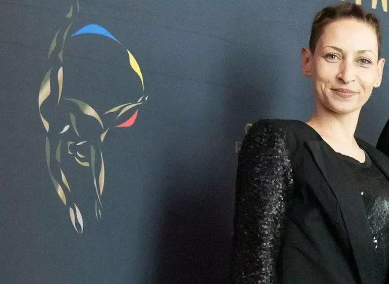 b386dcde-8fbd-421f-b075-a3009e6e7d25