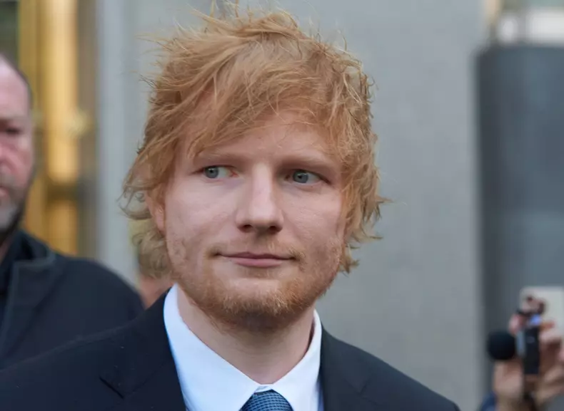Ed Sheeran explică de ce are propriul mormânt în curtea casei sale