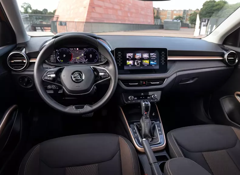 Skoda-Fabia-2022-1600-80