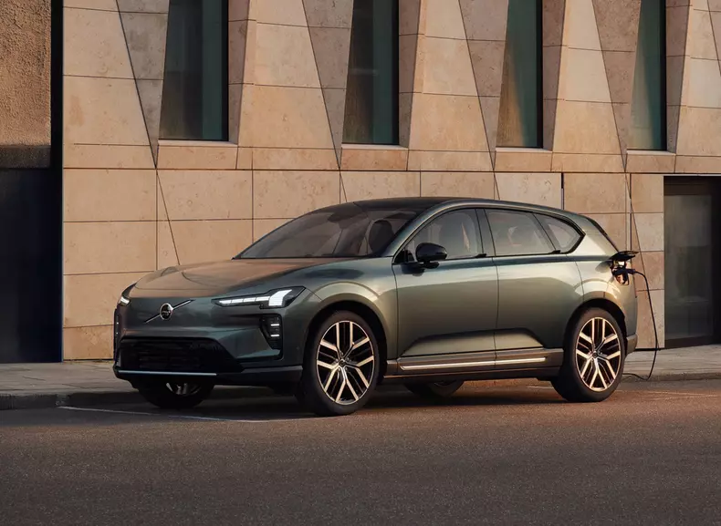 Volvo-EX60-2027-HD-31a160811c1e2a93c3ca4ac13b4c10ccfafbbb58f