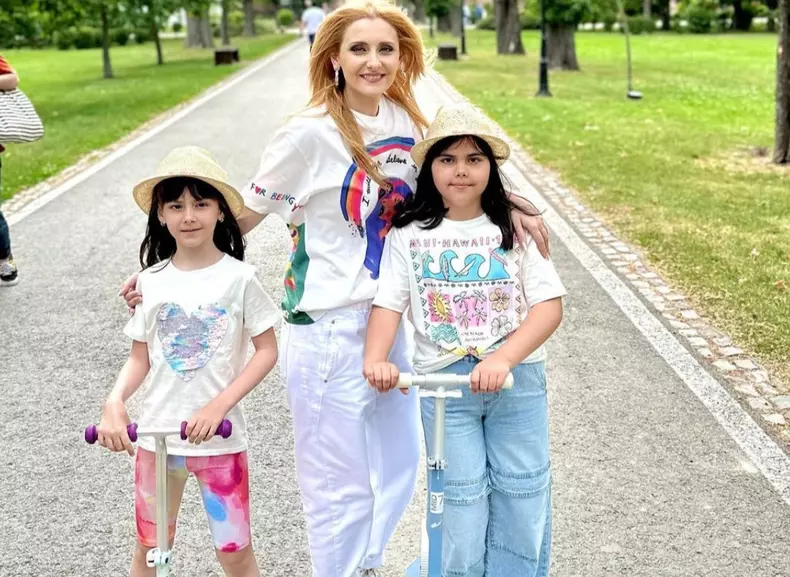 alina-sorescu-fetite-divort