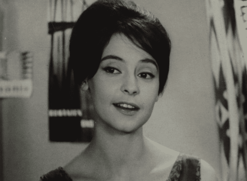 IN TINERETE MARINA VOICA