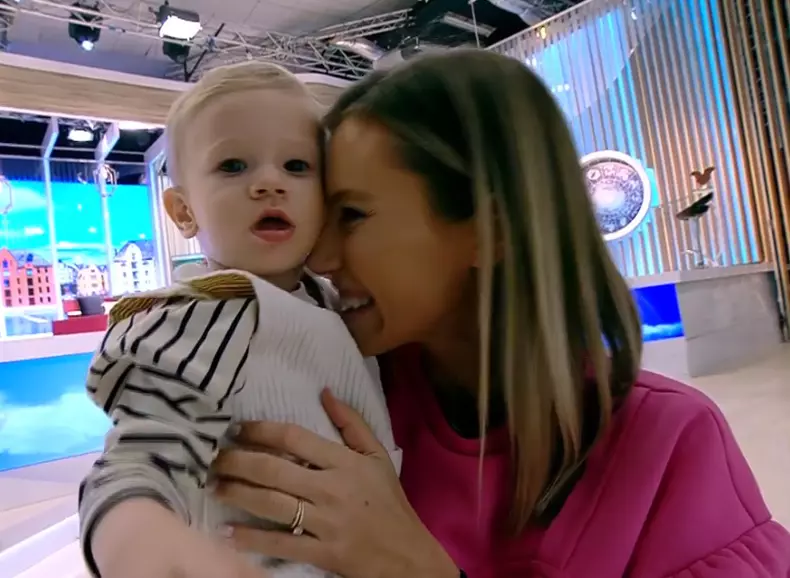 Fiul lui Dani Oțil a făcut furori la Neatza. "Doamna blondă, luați-vă odrasla. Că nu facem circ!"
