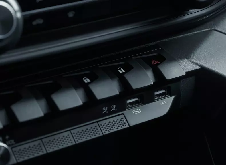 Peugeot-Landtrek-2021-1600-86