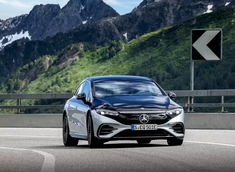 Mercedes-Benz-EQS-2022-1600-33
