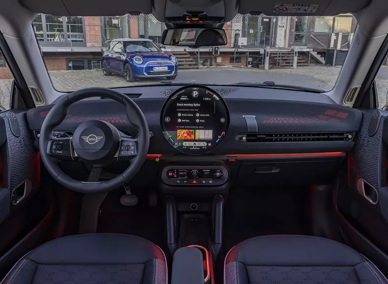 web_P90537231_highRes_mini-cooper-e-02-202